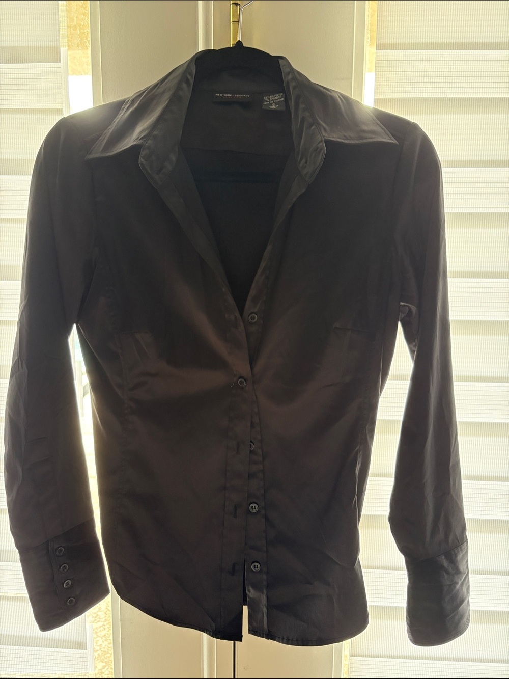 5 Women’s dressy Button-Up Shirts